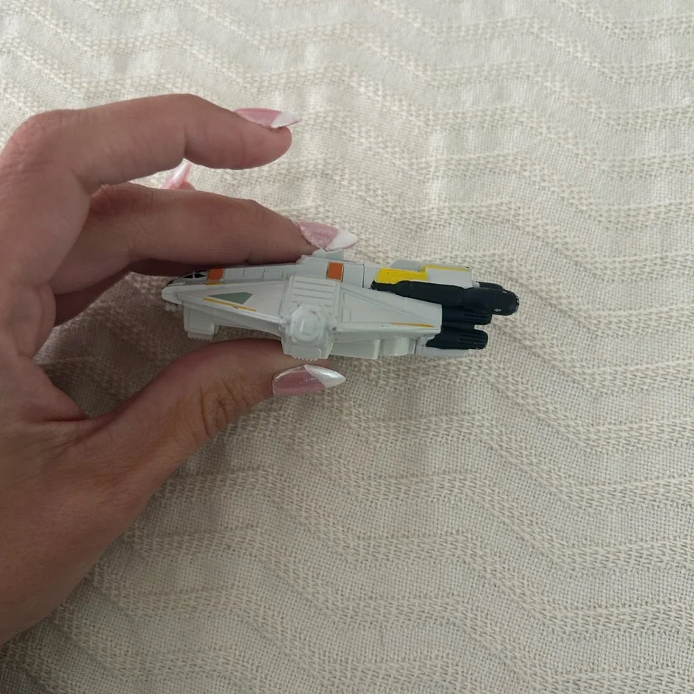 Star Wars Ghost Diecast Starship 2014 Hot Wheels 3” x 2.5”